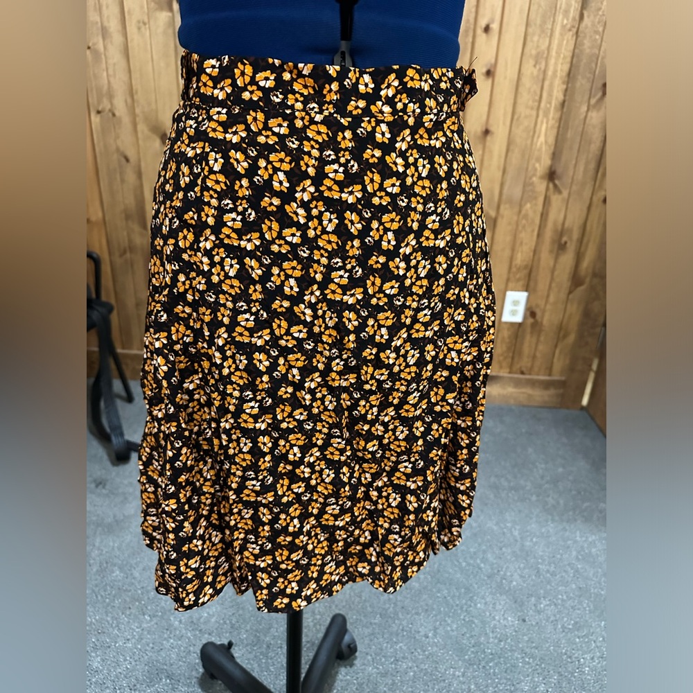 City Chic Womens 18 floral skirt NWT